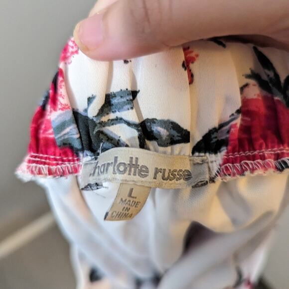 Charlotte Russe High rise Floral Ruffled Short - Picture 4 of 4